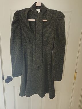 Topshop Olive Green Floral Long-Sleeve Tie-Neck Dress